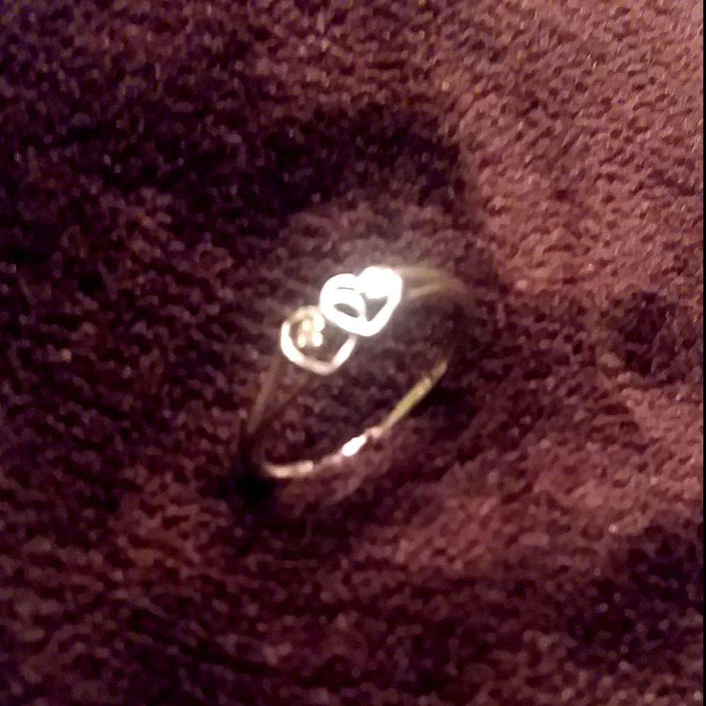 10k dainty intertwined hearts & 2 diamonds (size 6.5)